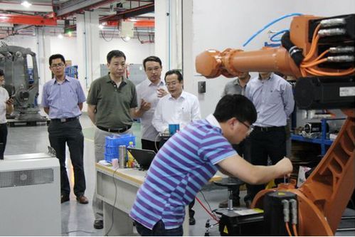 新時達(dá)：用自主機(jī)器人制造電梯控制系統(tǒng)
