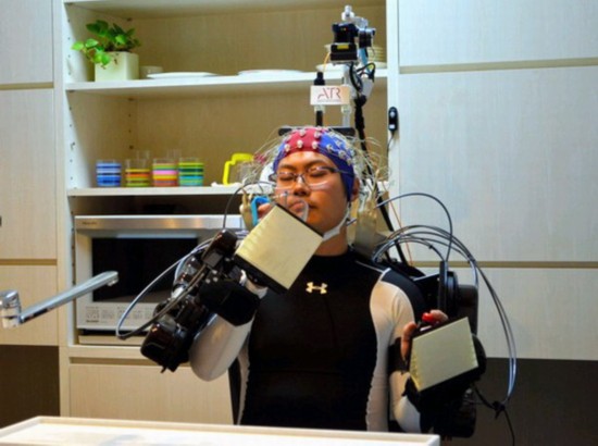 日本研發靠意念控制的可穿戴式機器人