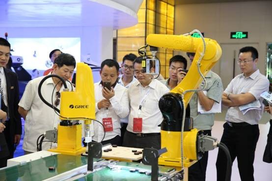 玩機器人造汽車 這些年格力“跨界”干了啥？