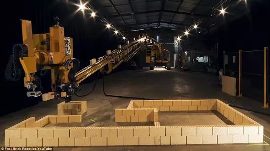 【視頻】機器人瓦匠2天內(nèi)建起一棟樓