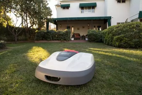 本田向美國用戶推出草坪機器人Miimo,形似Roomba