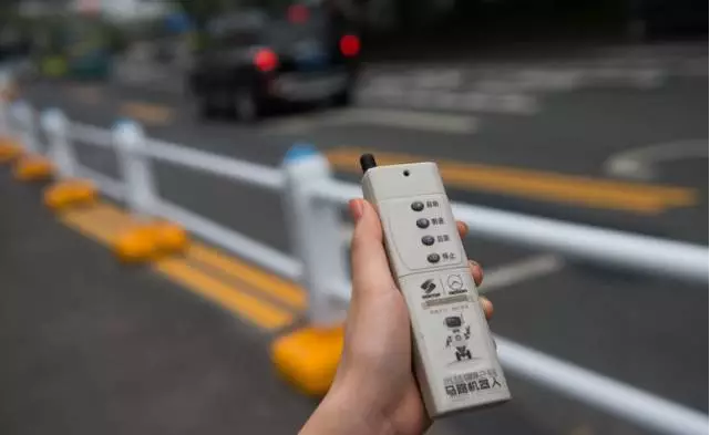 可移動的“馬路機器人”亮相深南大道！