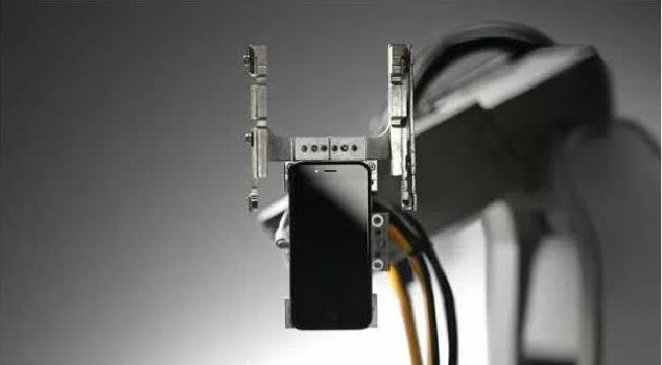 【黑科技】機(jī)器人Liam是這樣拆除iPhone的