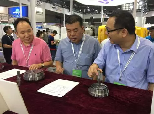 武漢精華：希望中國機器人換上國產“關節”！