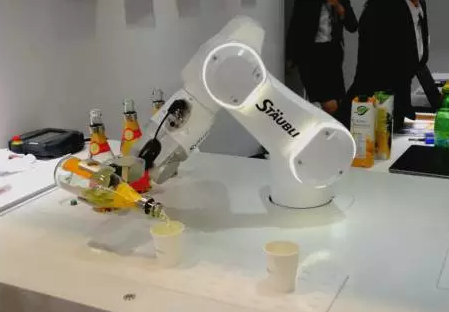 2018年投資工業(yè)機器人將獲得更快的回報！