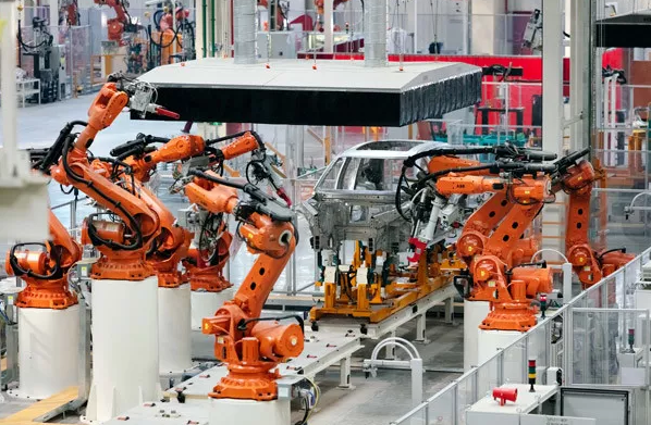 蔚來合肥工廠：配261臺(tái)全鋁車身線機(jī)器人