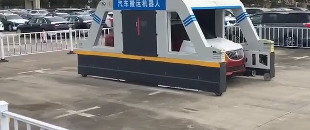 上汽安吉戶外汽車搬運AGV運行視頻