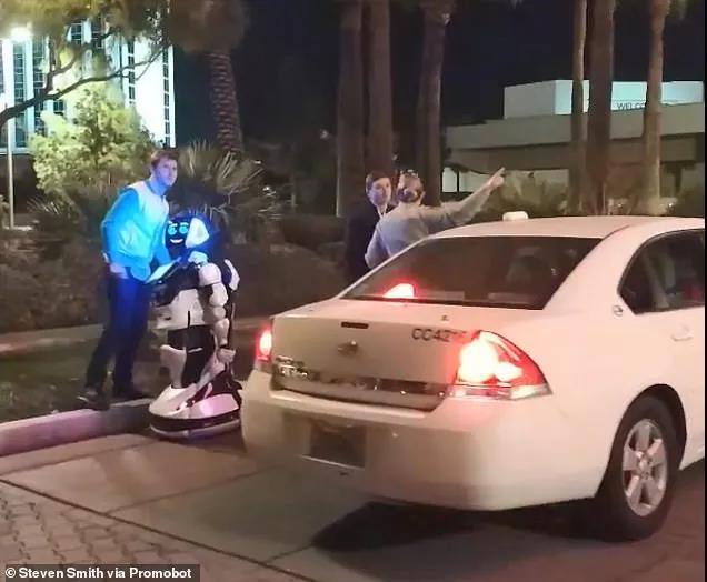 特斯拉"撞死"機器人，噱頭or事故?