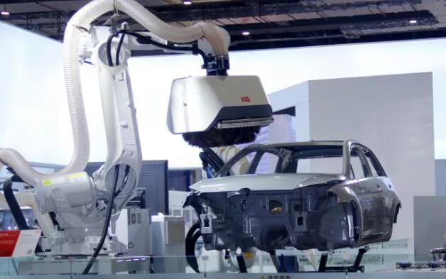 新能源汽車市場待挖掘 ABB300臺機器人項目敲定