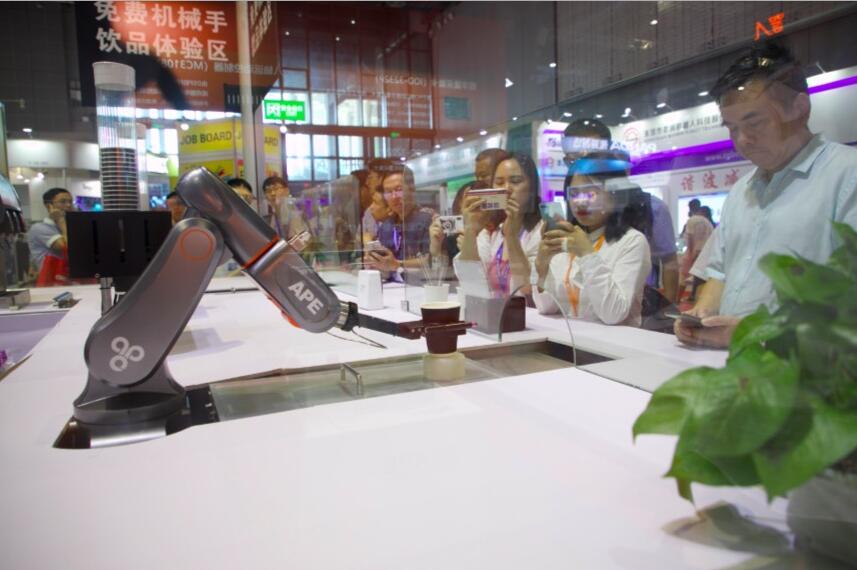 艾派科技AGV工博會新亮相，智能無人搬運解決方案