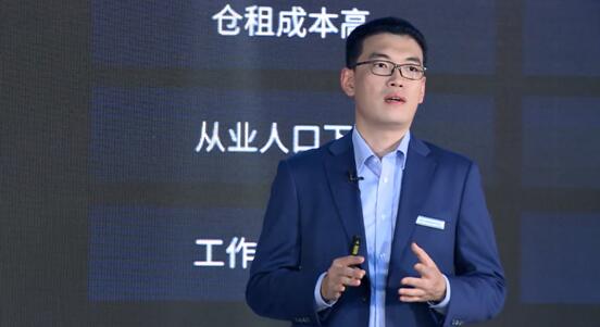 海柔創(chuàng)新全球首發(fā)紙箱及雙深位機(jī)器人，實(shí)力領(lǐng)航箱式倉(cāng)儲(chǔ)自動(dòng)化